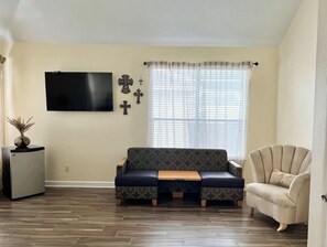 Offices - Luxury, King Suite & Extras! Gameroom-Office-Gym (HOUSTON (HARRIS COUNTY), TX 77065)