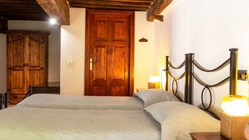 1 Schlafzimmer, BĂŒgeleisen/BĂŒgelbrett, WLAN, BettwĂ€sche