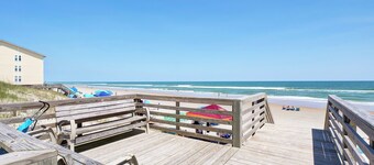 Weekend Seaclusion, Linens, Snacks & Sea Included