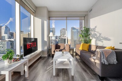 Downtown Condo with Calgary Tower Views