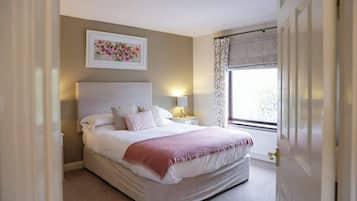 4 bedrooms, iron/ironing board, travel cot, WiFi