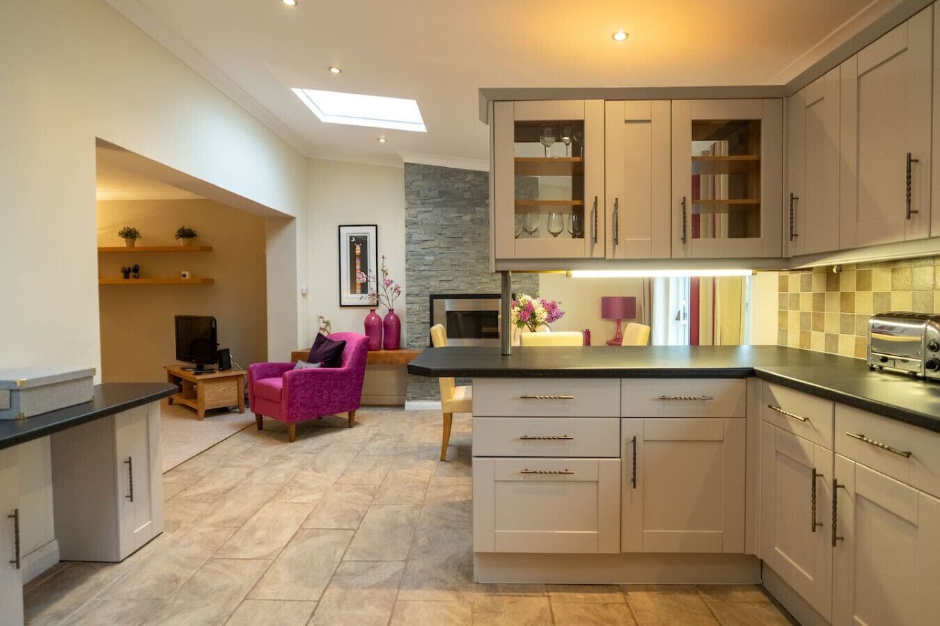 المنشأة من الداخل