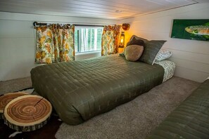 3 室のベッドルーム、WiFi (無料)、ベッドシーツ