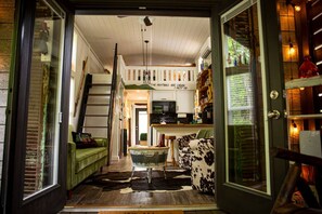 Smart TV, fireplace, video games