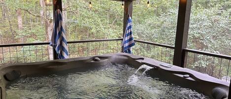 Outdoor spa tub