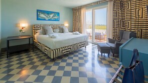 6 chambres, bureau, accès au Wi-Fi (inclus), literie fournie