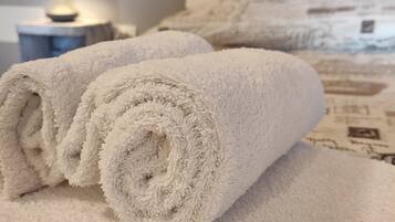 1 Schlafzimmer, Bügeleisen/Bügelbrett, kostenloses WLAN, Bettwäsche