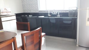 茶具/咖啡用具、冰箱、微波炉、烤箱