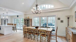 Dining - Newly Renovated Serene Sag Harbor Retreat with Expansive Private Pool,... (Sag harbor)