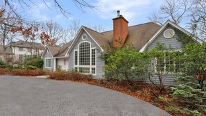 Exterior - Newly Renovated Serene Sag Harbor Retreat with Expansive Private Pool,... (Sag harbor)