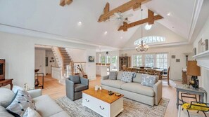 TV, fireplace, stereo - Serene Sag Harbor Retreat with Expansive Private Pool, Perfect for Groups... (Sag harbor)