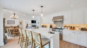 Microwave, oven, stovetop, coffee/tea maker - Serene Sag Harbor Retreat with Expansive Private Pool, Perfect for Groups... (Sag harbor)