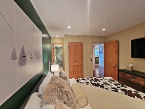 2 bedrooms, iron/ironing board, travel cot, WiFi