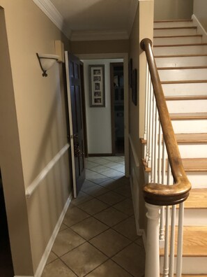 Interior - Masters Rental - walk to golf course - 4 bedrooms updated (Augusta)