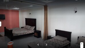 Iron/ironing board, free WiFi, bed sheets