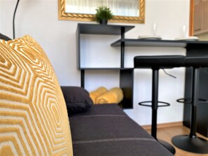 Interior - EXCLUSIVE Studio in BEST LOCATION +NETFLIX +BOXSPRING-SofaBed (Bad Füssing)