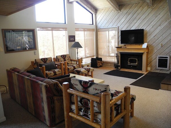 Smart TV, fireplace, DVD player