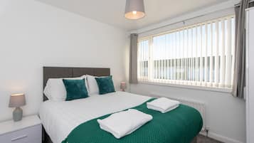 3 bedrooms, iron/ironing board, free WiFi, bed sheets