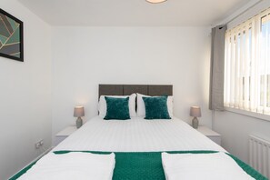 3 habitaciones, tabla de planchar con plancha y wifi gratis 