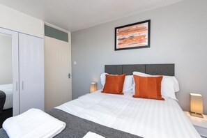 3 bedrooms, iron/ironing board, free WiFi, bed sheets