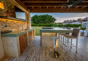 Bar (on property) - Luxurious 5-bdr villa at Casa de Campo (La Romana)