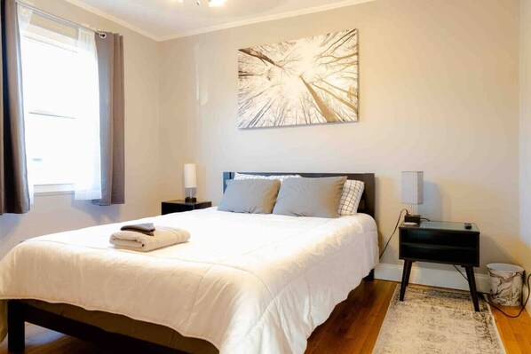 3 bedrooms, desk, iron/ironing board, WiFi