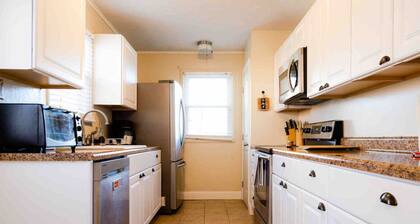 ★ New ★ Oak Ridge House by Melton Lake