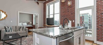 Luxury Corner Condo ~ Walk to Old City