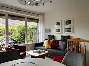 Living area - Vacation apartment Nordsee, Swatten Diek 35, Sahlenburg, small dogs on request (Cuxhaven- Sahlenburg)