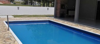 Beautiful house, new, spacious and with a swimming pool!