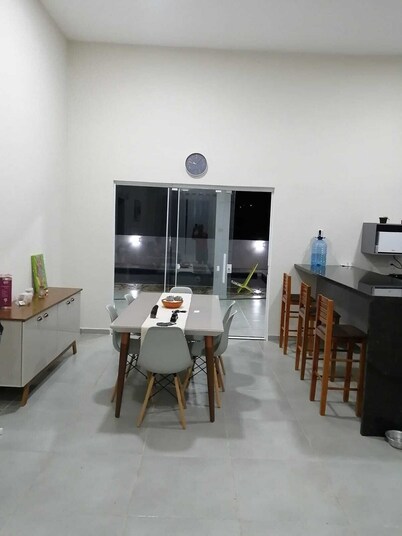 Beautiful house, new, spacious and with a swimming pool!