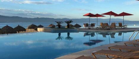 Outdoor pool, a heated pool