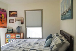 4 bedrooms, WiFi, bed sheets