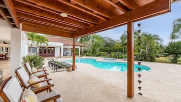 Family Villa | Lanai