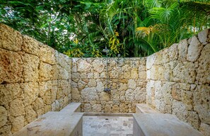 Villa familiar | Baño | Regadera, regadera con hidromasaje, amenidades de baño gratuitas 
