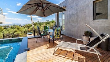 Outdoor pool, a heated pool