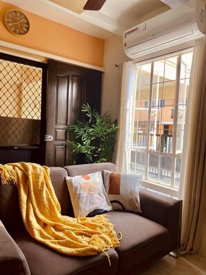 Fernseher, Stereoanlage