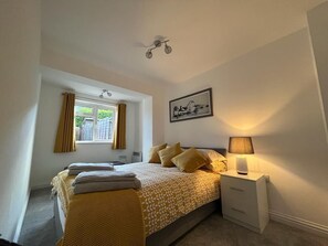 1 chambre, fer et planche à repasser, Wi-Fi gratuit, draps fournis