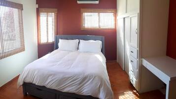 6 Schlafzimmer, Reisekinderbett, kostenloses WLAN, Bettwäsche