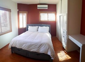 6 bedrooms, travel cot, free WiFi, bed sheets