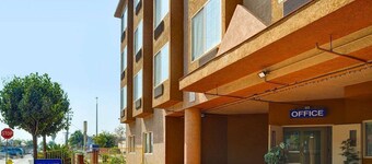 H3 Inn & Suites - LAX Airport - Los Angeles