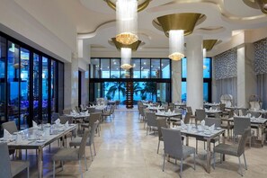 Dining - Vacation in Los Cabos - Luxury 3 Bedroom Oceanfront Suite w/ Private Jacuzzi (Cabo San Lucas)