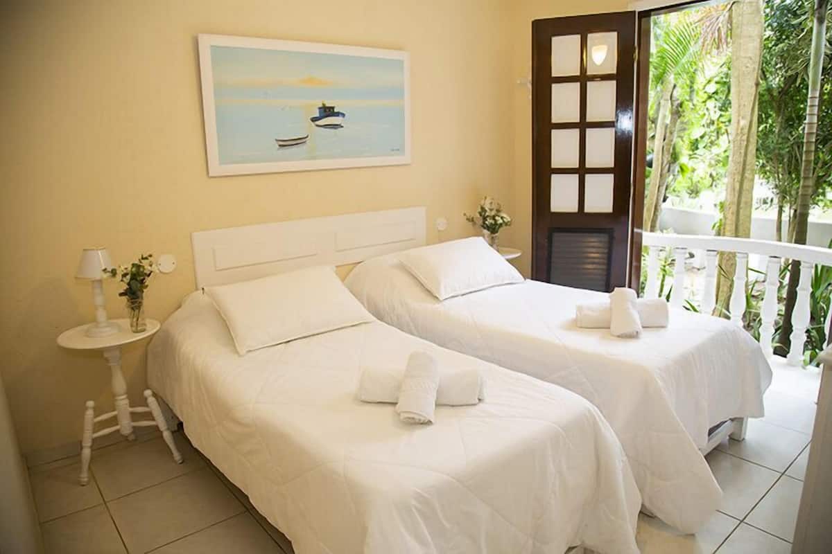 Kamar Double atau Twin Standar | Brankas, Wi-Fi gratis, dan seprai linen