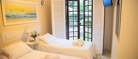 In-room safe, free WiFi, bed sheets