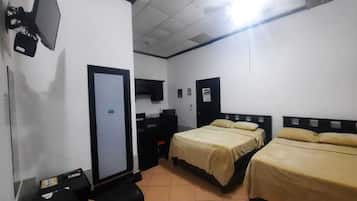 Executive Studio, Tower | Desk, soundproofing, iron/ironing board, free WiFi