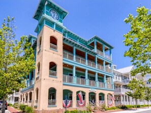 Exterior - The Harbor House-Bayside-Pool-2 Blocks from Beach (Ocean City)