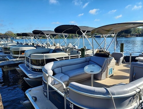 Retreat to the Lake: Vintage Appeal, Hi-Speed Fiber Optic Wi-Fi and a Pool Table