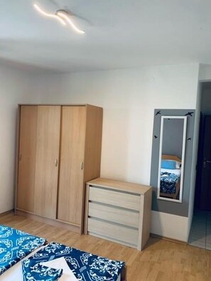 1 bedroom, free WiFi, bed sheets