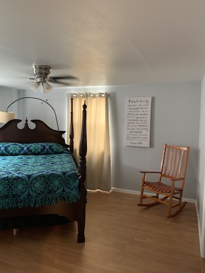 2 bedrooms, travel cot, free WiFi, bed sheets