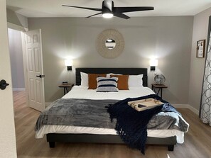 3 Schlafzimmer, Schreibtisch, Bügeleisen/Bügelbrett, Reisekinderbett